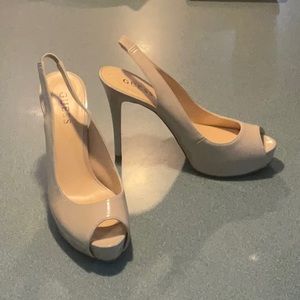 GUESS Peep Toe Elastic Slingback Patent Pumps size 8M, Natural.